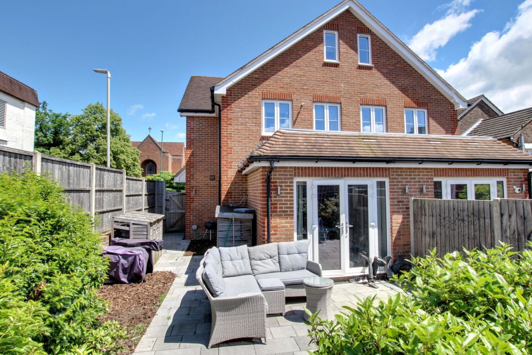 Photo of 19b Hazelgrove Road, Haywards Heath