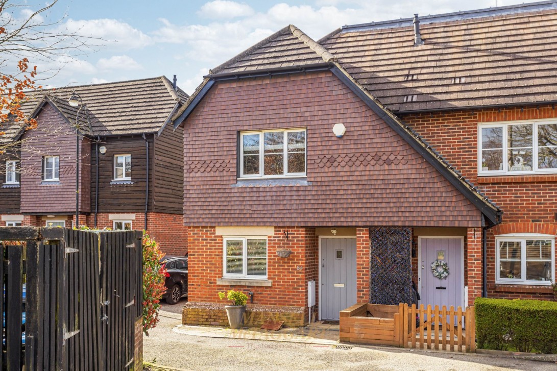 Photo of 84 West Street, Lingfield