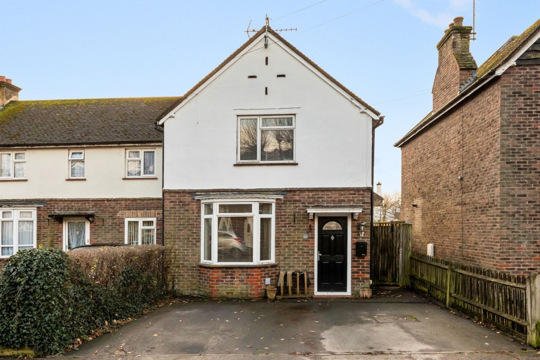 Photo of 10 Leith View Road, Horsham