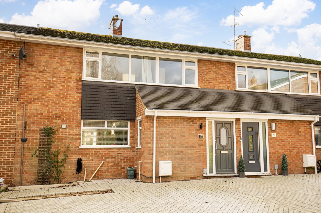 Photo of 7 St. Johns Meadow, Lingfield