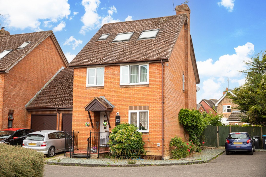 Photo of 5 Clover Way, Horley