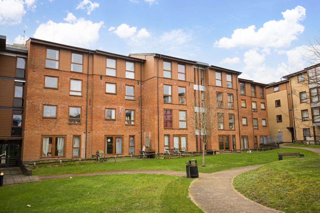 Photo of Flat 42, Crawley