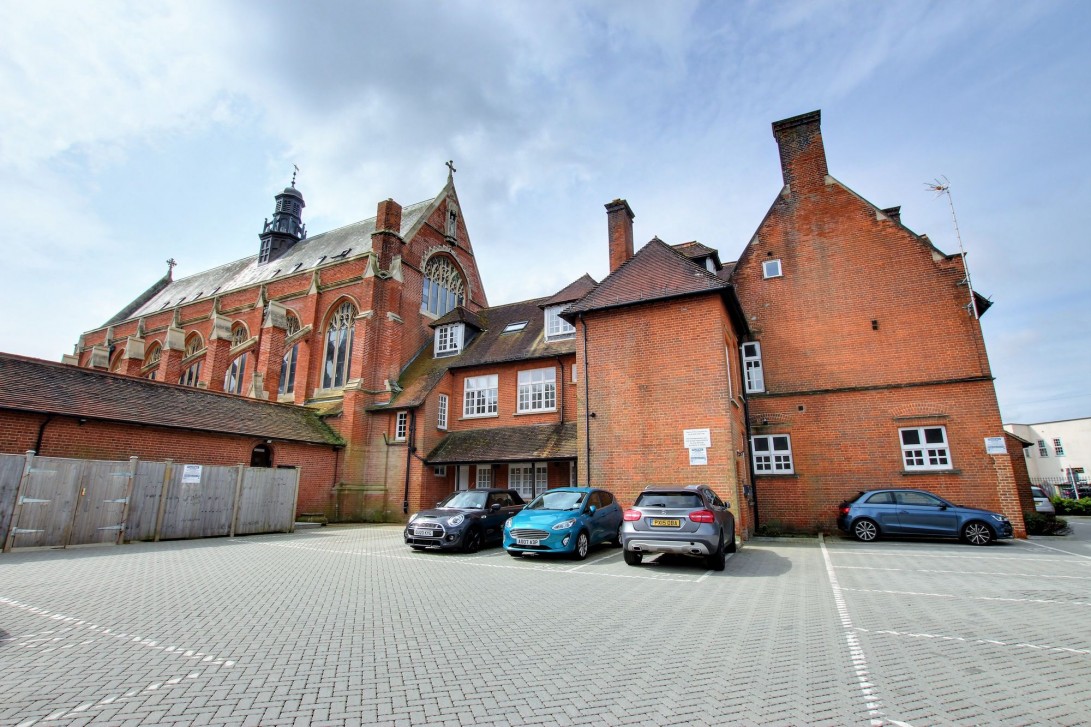 Photo of Flat 5, Syresham Gardens, Haywards Heath