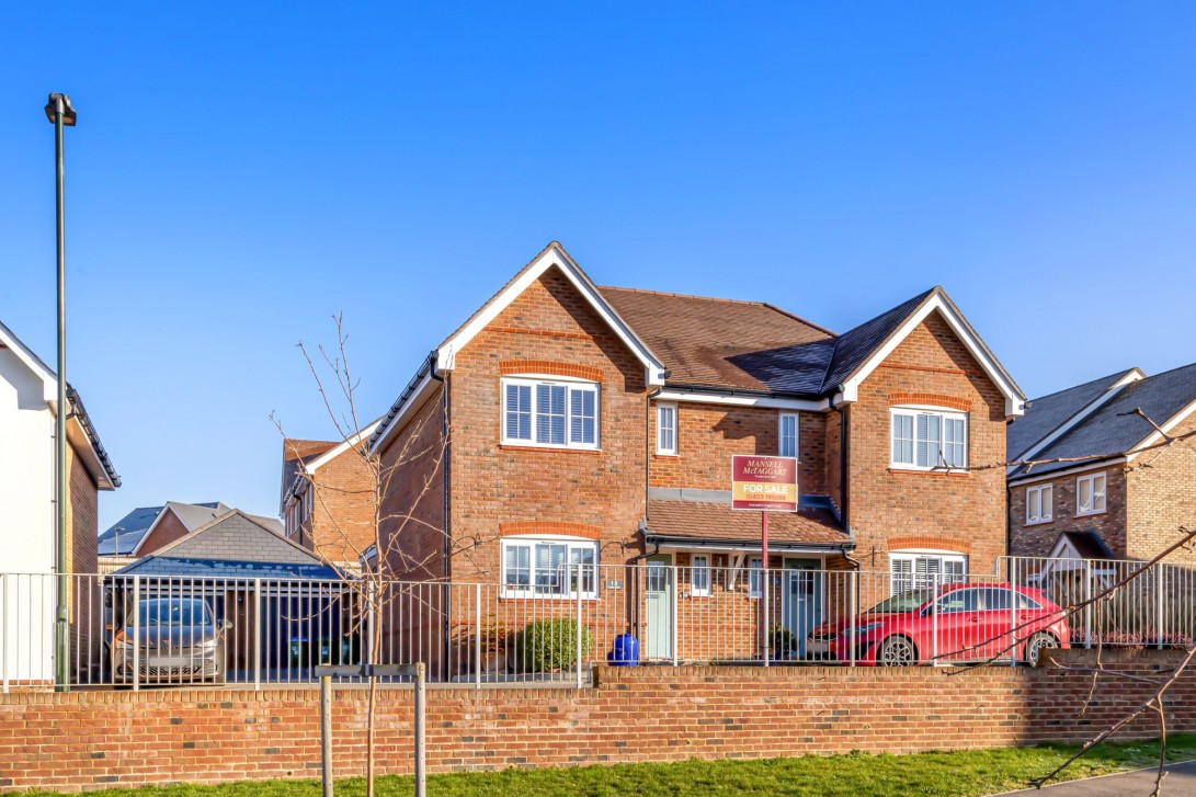 Photo of 13 Catsfield, Billingshurst