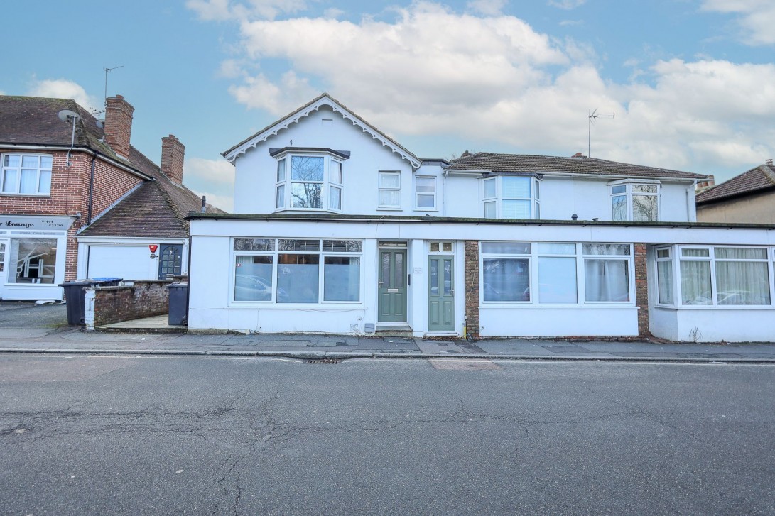 Photo of 143b Lower Church Road, Burgess Hill