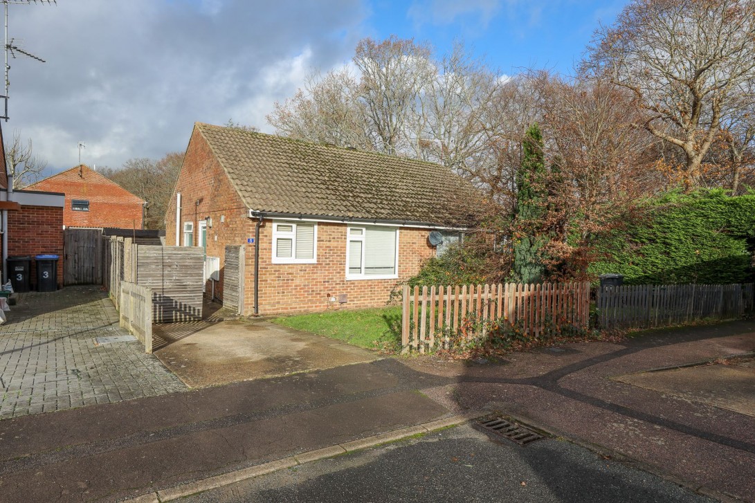 Photo of 5 Thatchers Close, Burgess Hill
