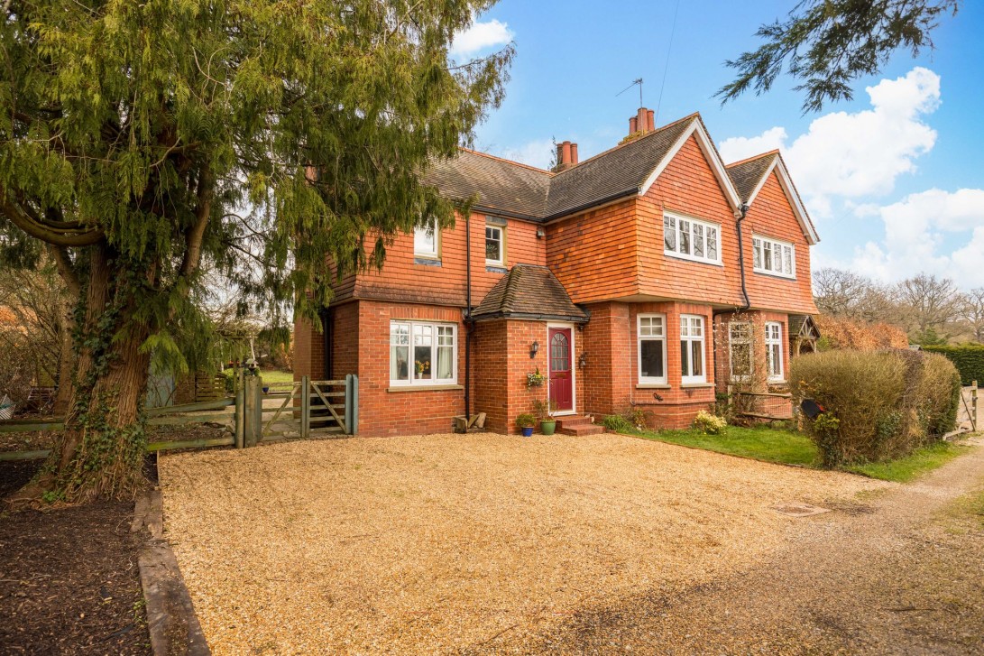 Photo of 1 Shawlands Cottages Newchapel Road, Lingfield