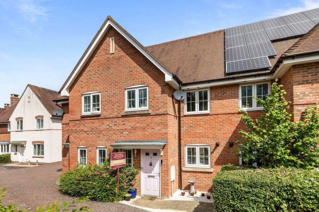 Photo of 72 Beeches Way, Horsham