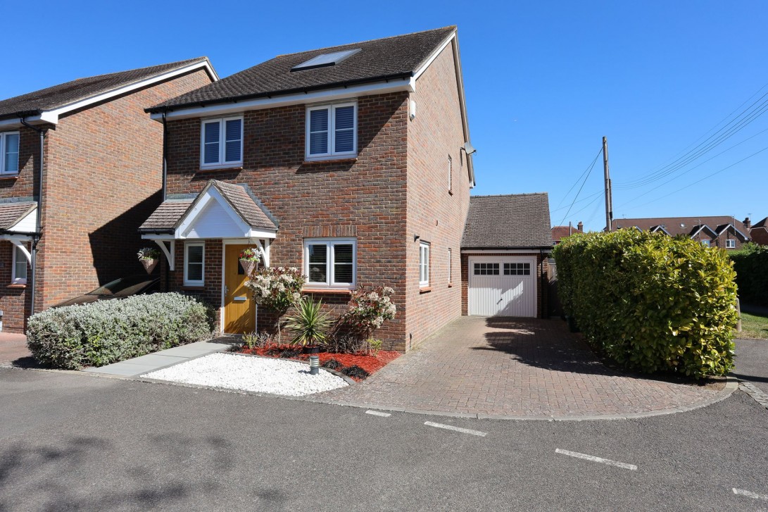 Photo of 1 Westhill Close, Burgess Hill