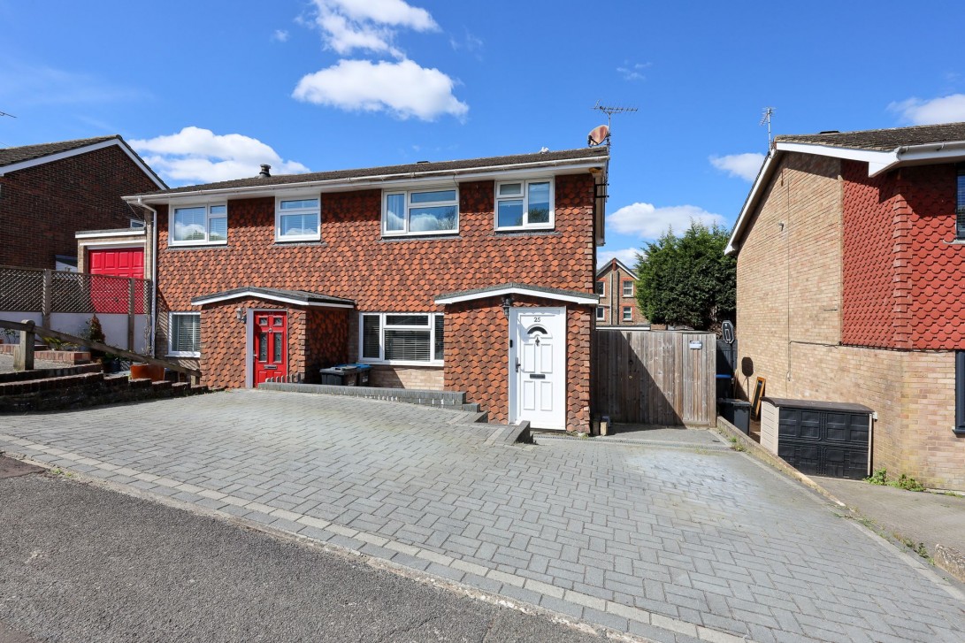 Photo of 25 Grove Road, Burgess Hill