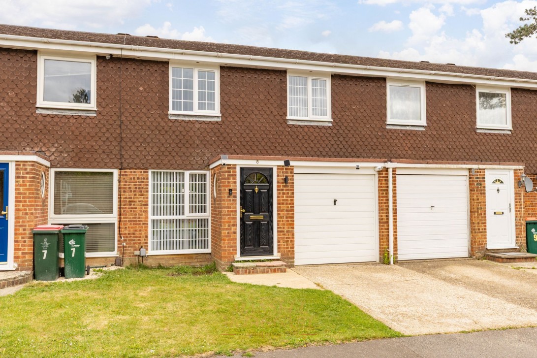Photo of 8 Cotswold Close, Crawley