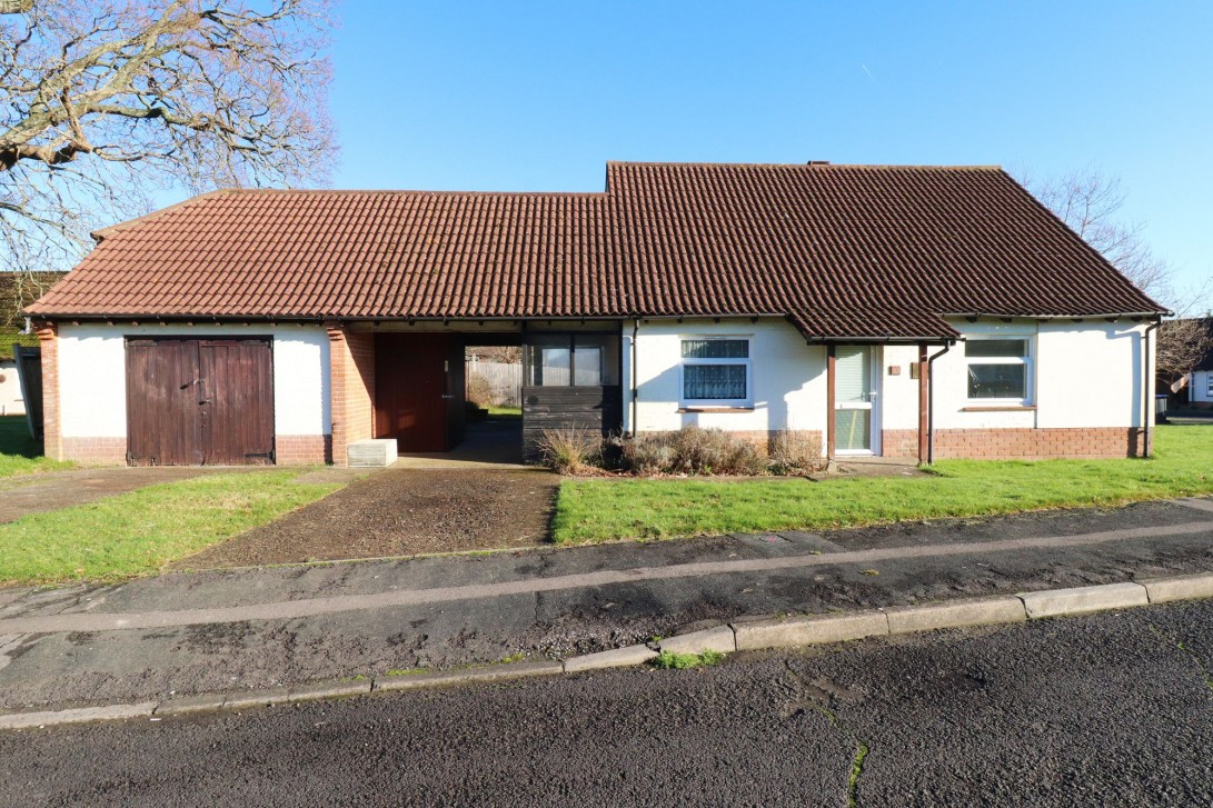 Photo of 10 Oakenfield, Burgess Hill