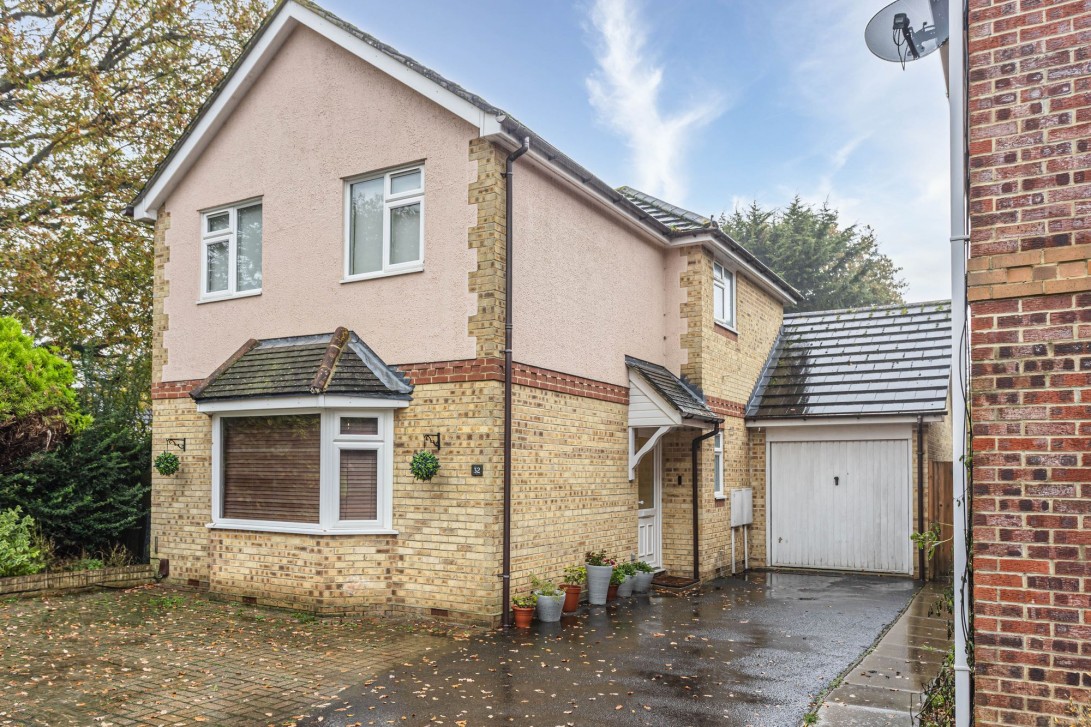 Photo of 32 Vancouver Drive, Crawley