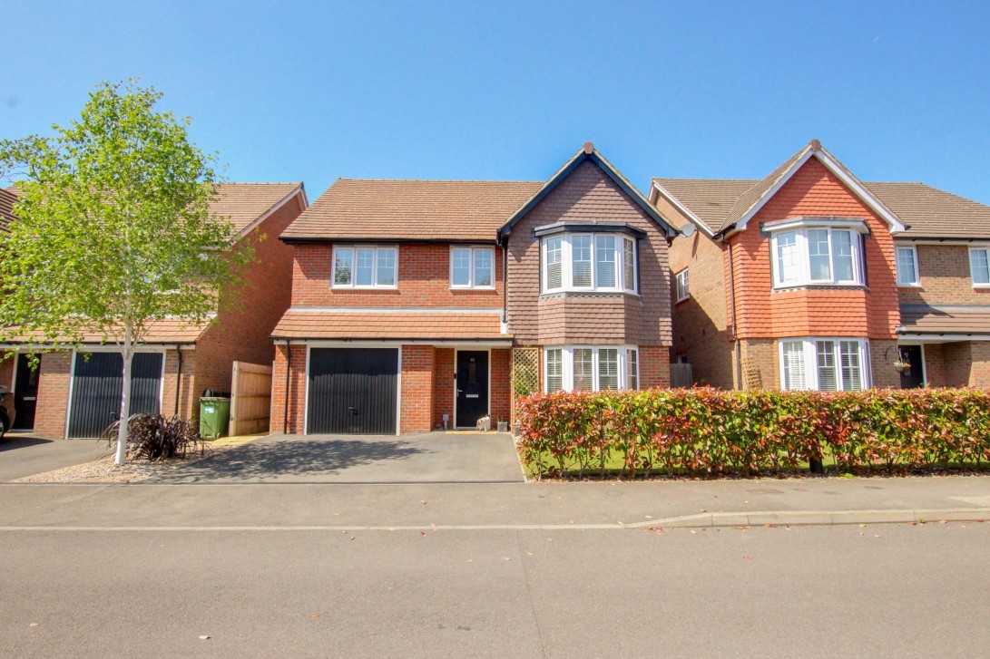 Photo of 65 Charters Gate Way, Wivelsfield Green
