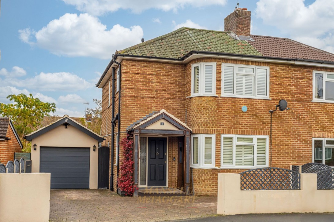 Photo of 16 Southlands Avenue, Horley