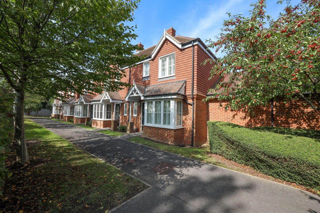 Photo of 11 Folders Lane, Burgess Hill