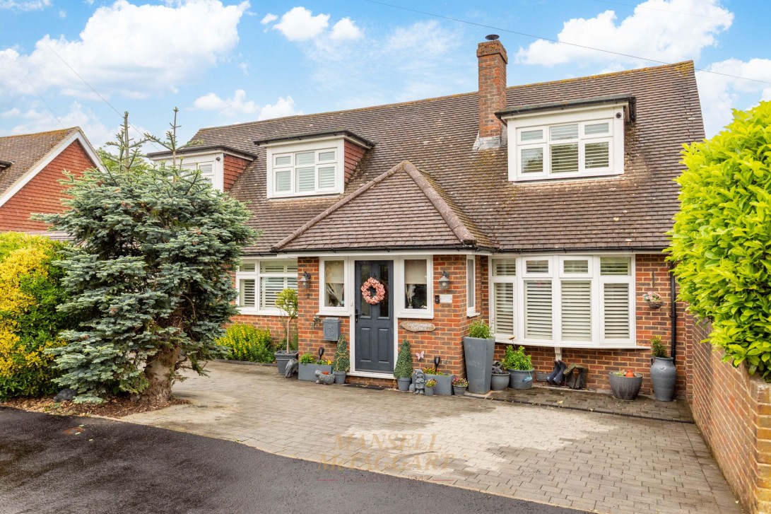 Photo of 2 Roffeys Close, Crawley