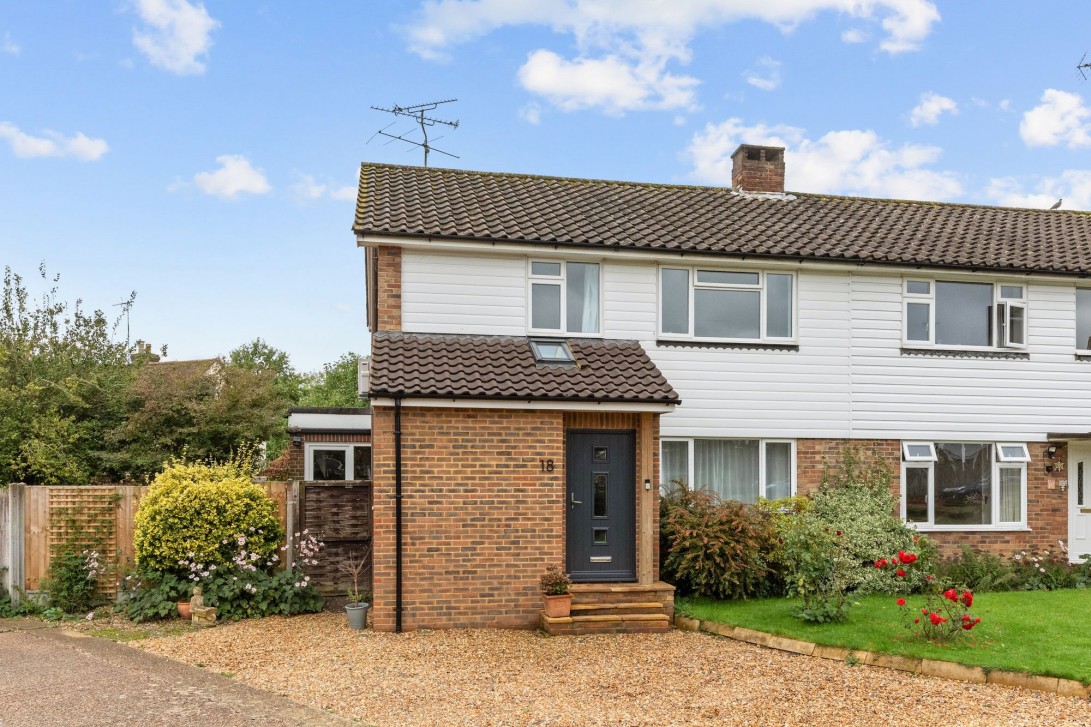 Photo of 18 Woodfield, Horsham