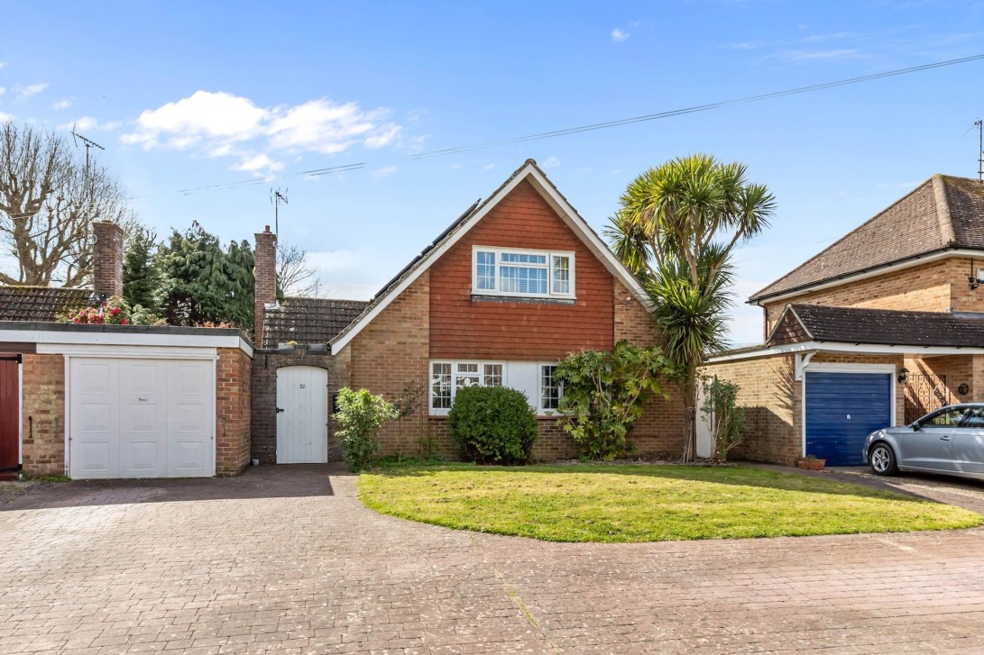 Photo of 32 Heron Way, Horsham
