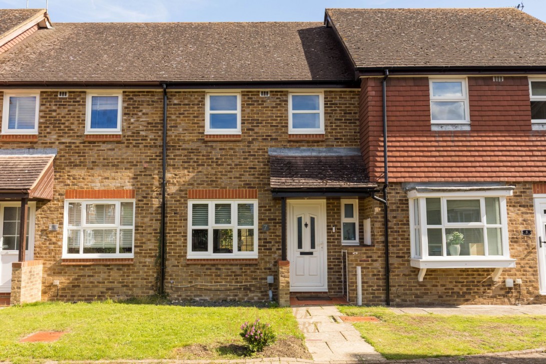 Photo of 7 Thistle Way, Horley