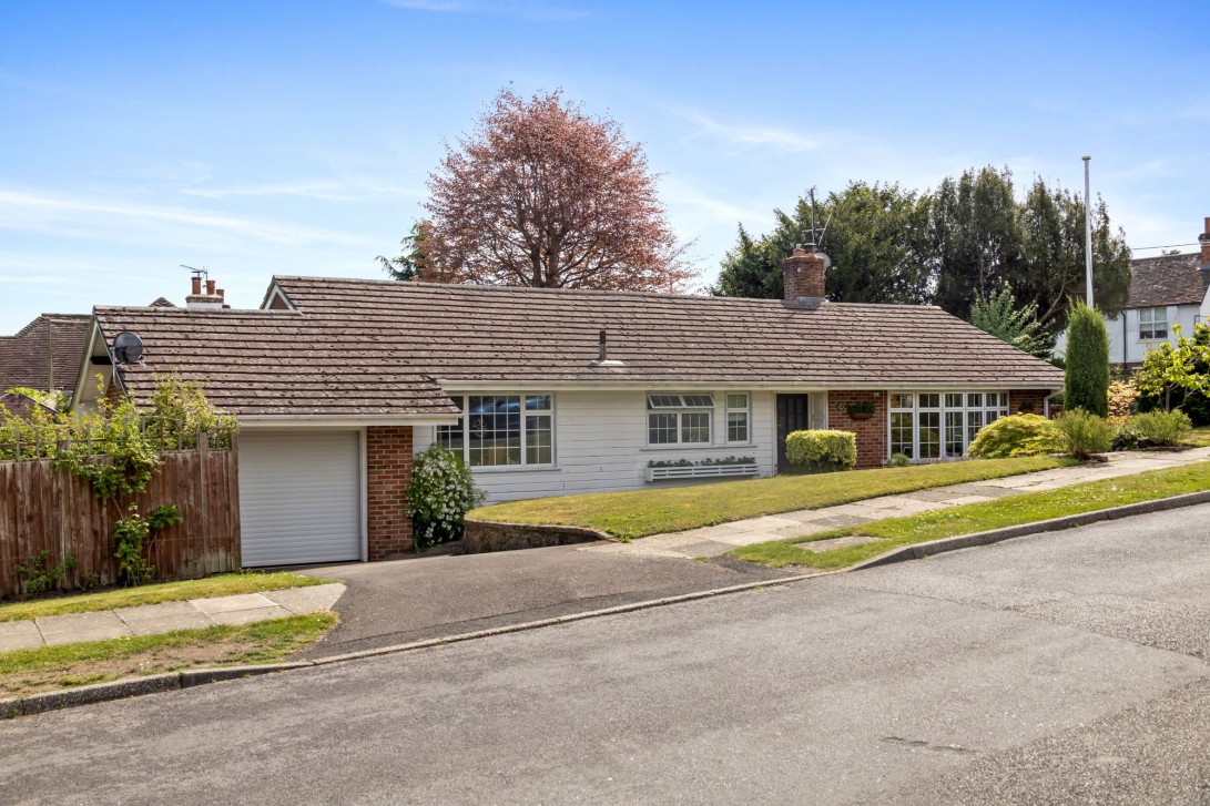 Photo of 1 Plantation Way, Pulborough