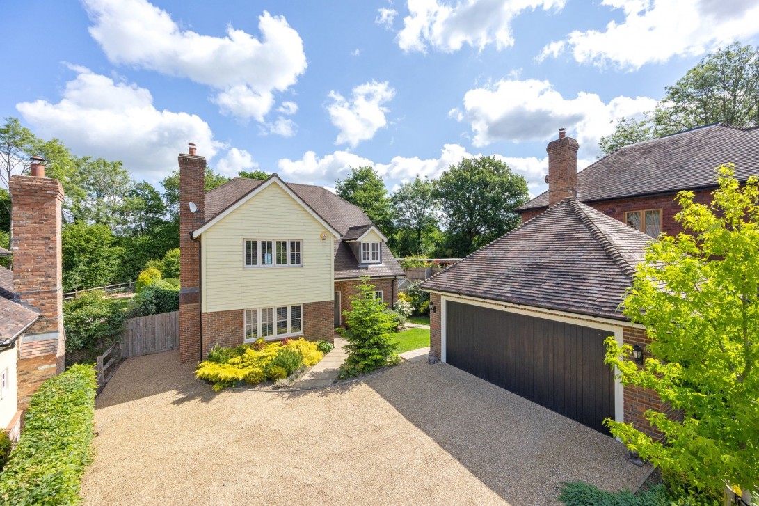 Photo of 5 Deaks Paddock, Haywards Heath