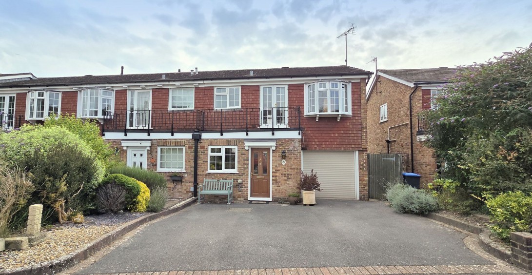 Photo of 15 Linden Grove, Haywards Heath