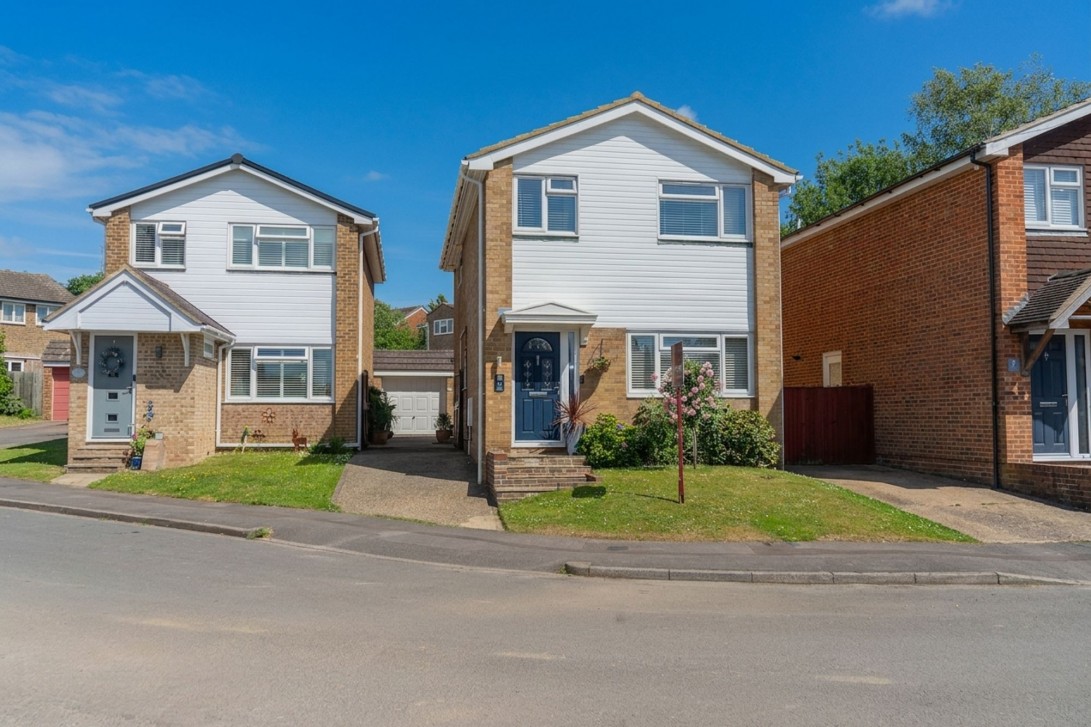 Photo of 8 Aspen Close, Haywards Heath