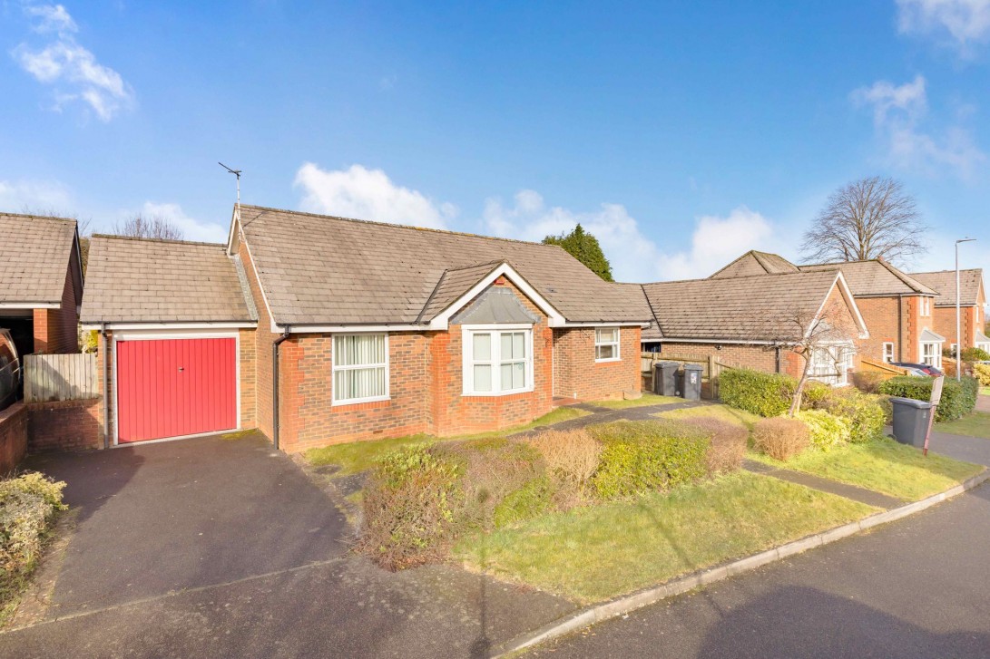 Photo of 10 Rayner Close, Crowborough