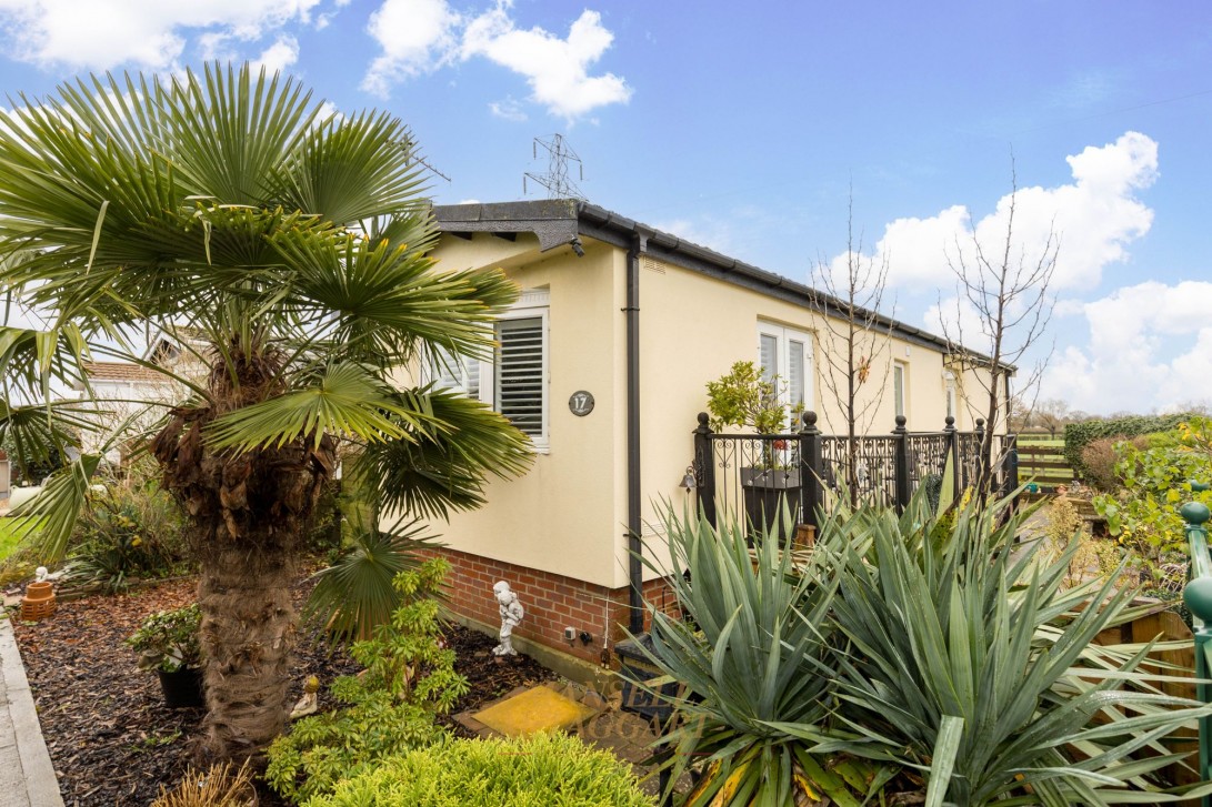 Photo of 17 Cambridge Lodge Park Bonehurst Road, Horley