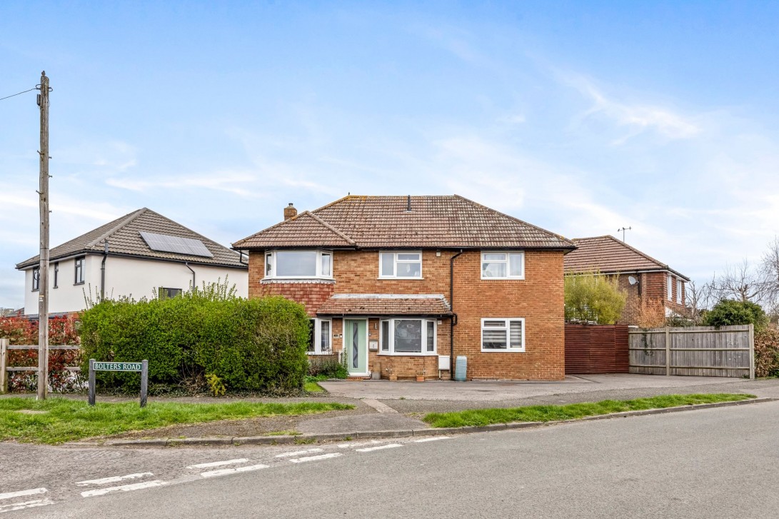 Photo of 36 Benhams Drive, Horley