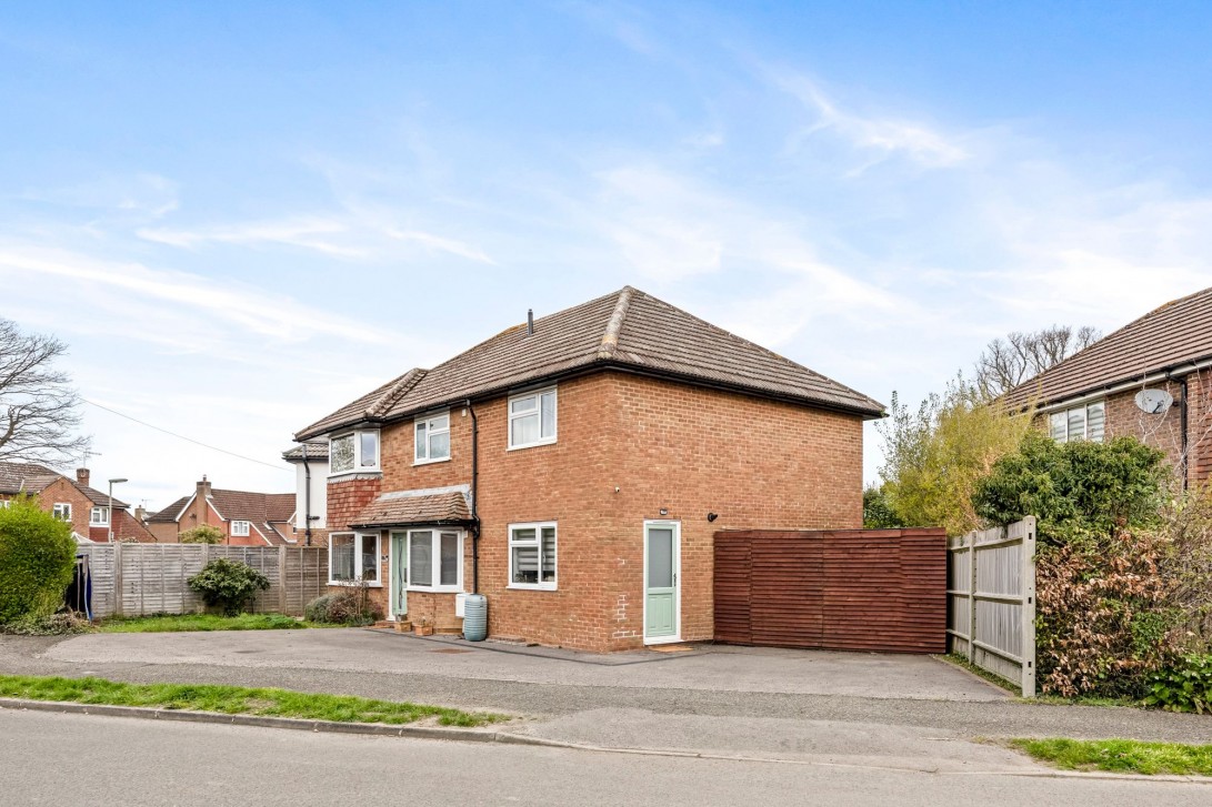 Photo of 36 Benhams Drive, Horley