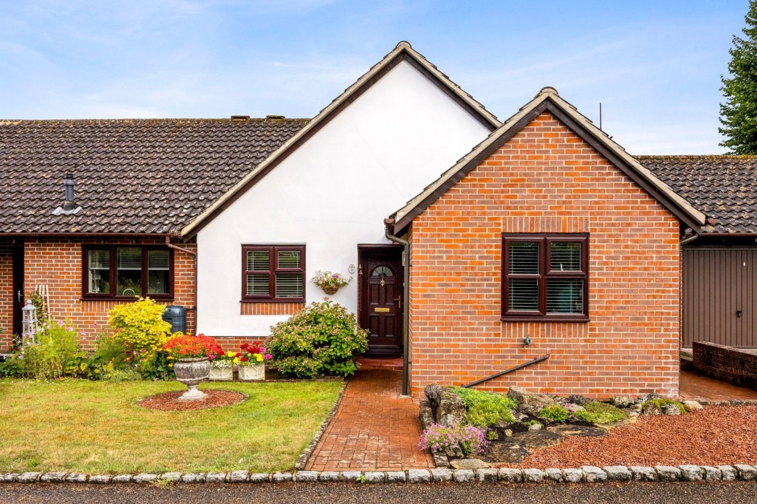 Photo of 1 Reed Close, Pulborough