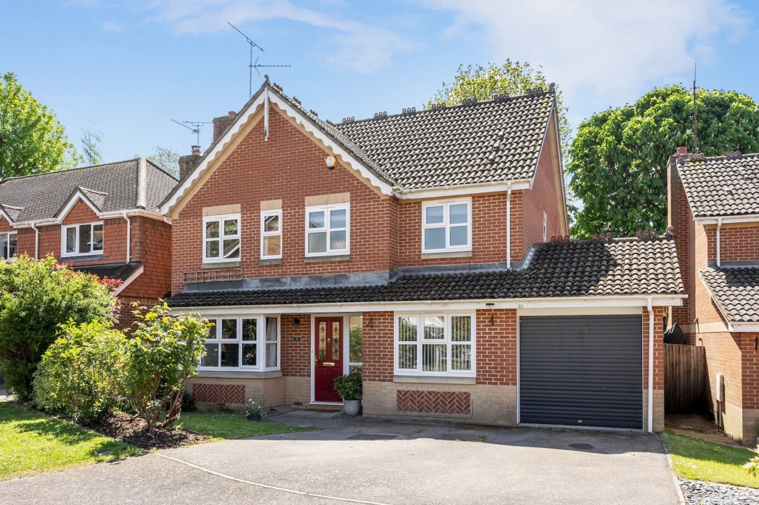 Photo of 48 Primrose Copse, Horsham