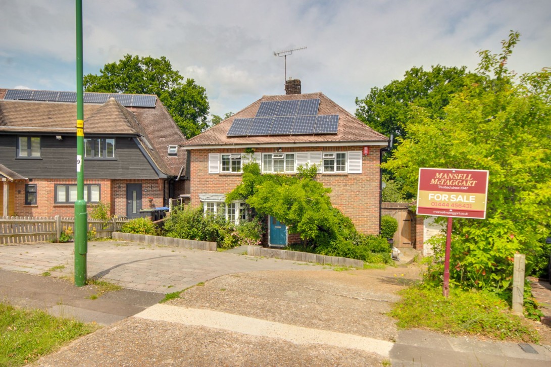 Photo of 19 Fairfield Way, Haywards Heath