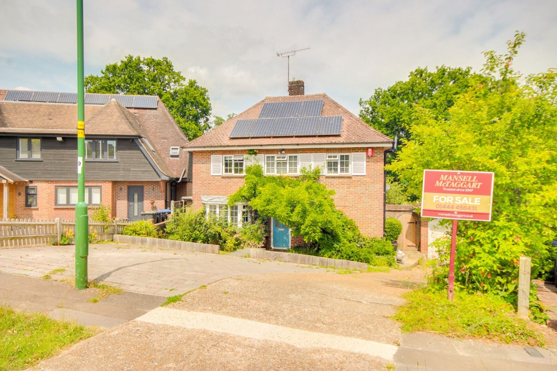 Photo of 19 Fairfield Way, Haywards Heath