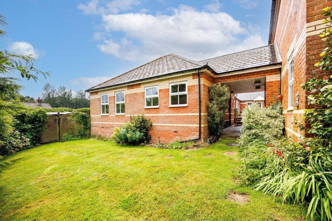 Photo of 9 Oakdene Pouchlands Drive, Lewes