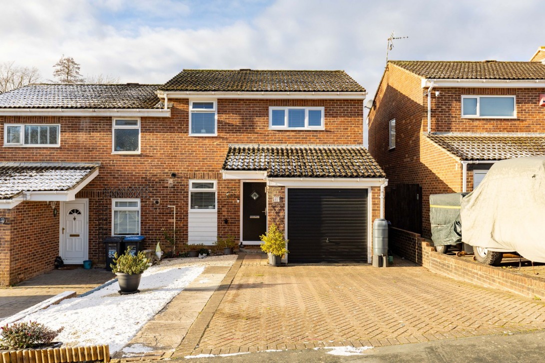 Photo of 87 Hazel Way, Crawley