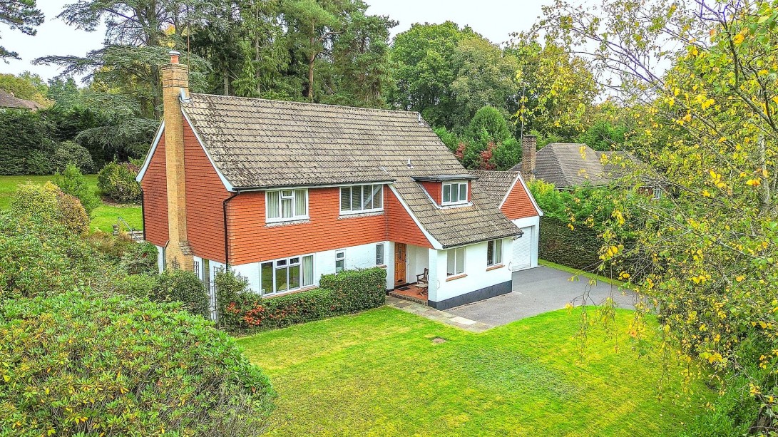 Photo of 26 Brook Lane, Haywards Heath