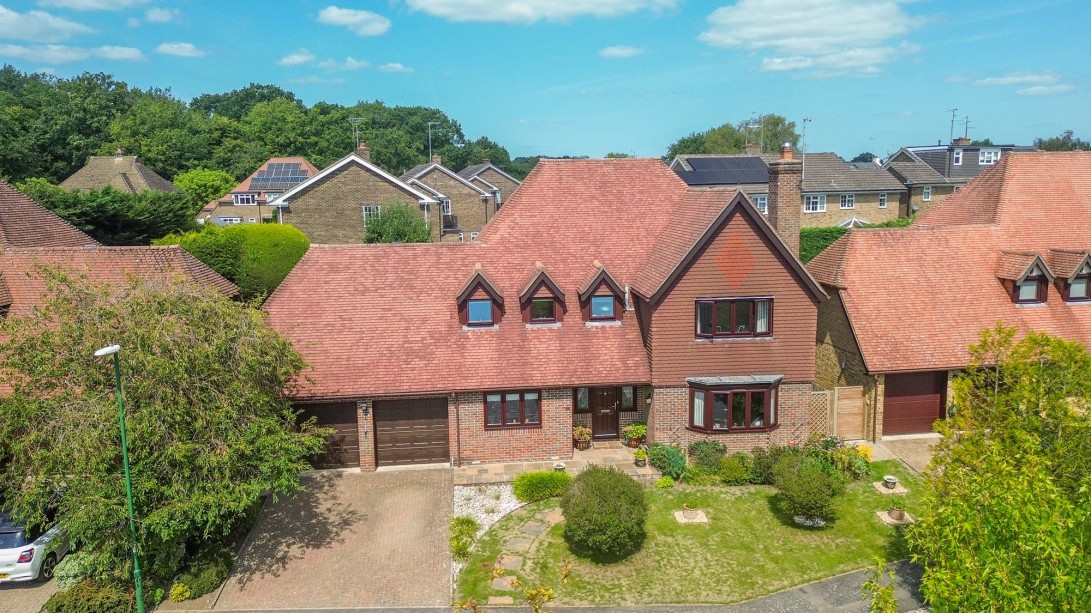 Photo of 10 The Droveway, Haywards Heath