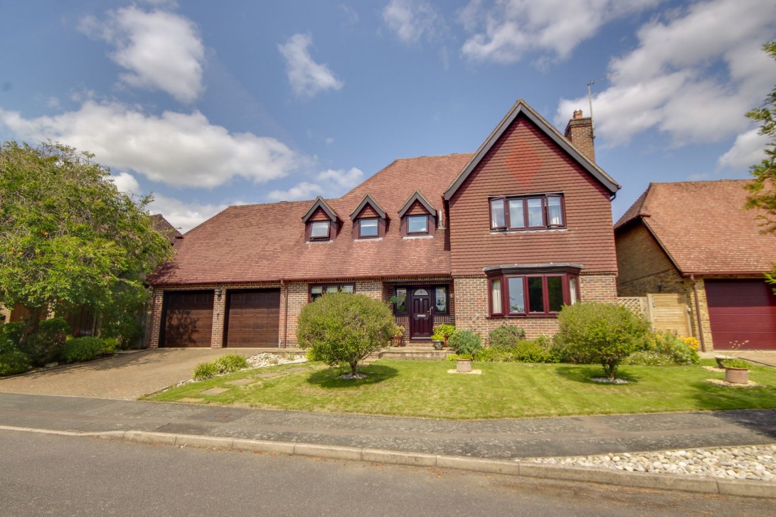 Photo of 10 The Droveway, Haywards Heath