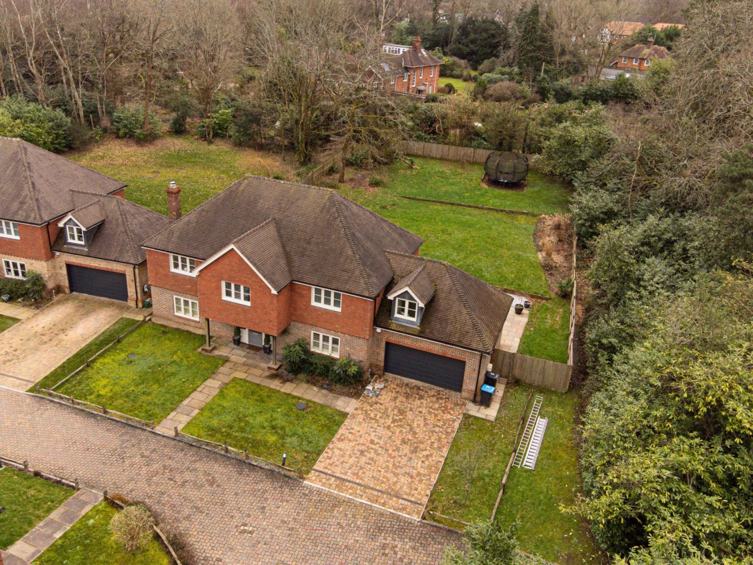 Photo of 3 Oakley Grove, Crawley