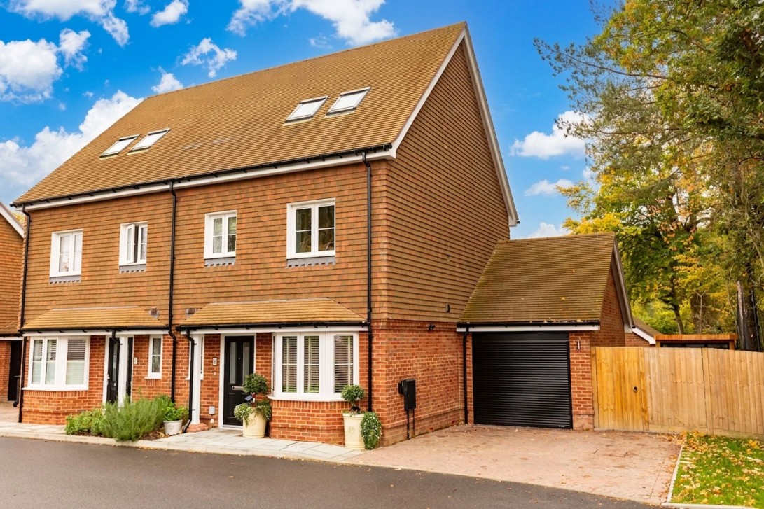 Photo of 8 Sinden Heath, East Grinstead