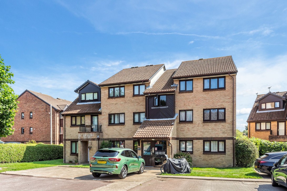 Photo of 63 Manor Fields, Horsham