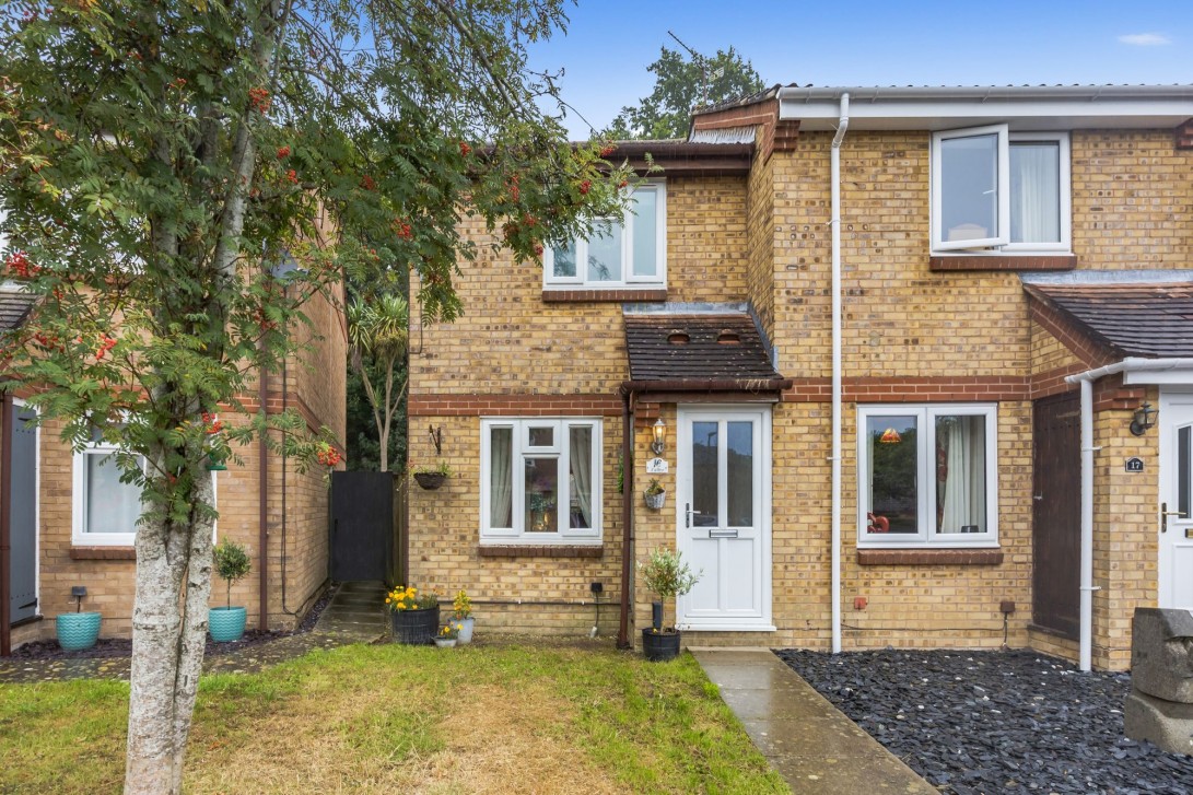 Photo of 16 Jay Close, Horsham