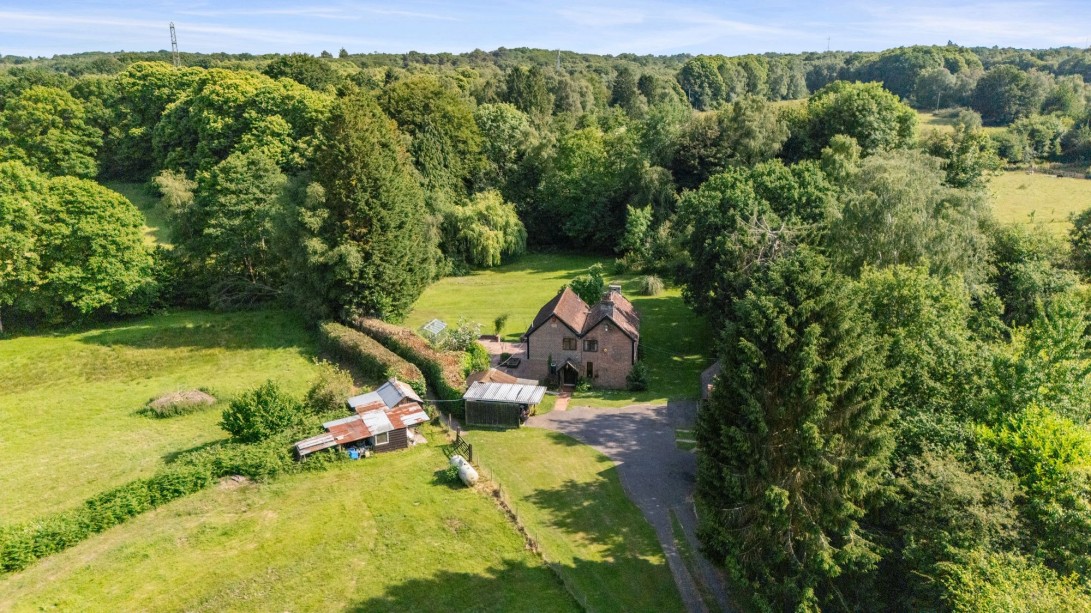 Photo of Bruce Cottage Snow Hill, Crawley