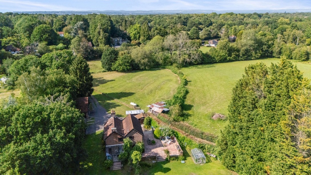 Photo of Bruce Cottage Snow Hill, Crawley
