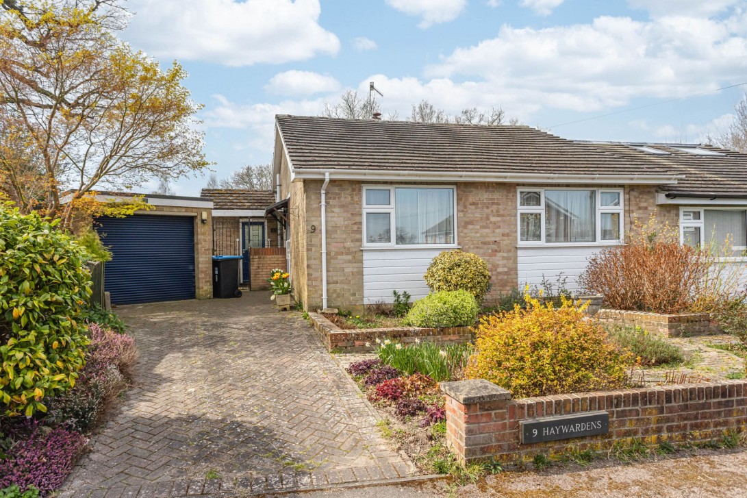 Photo of 9 Haywardens, Lingfield