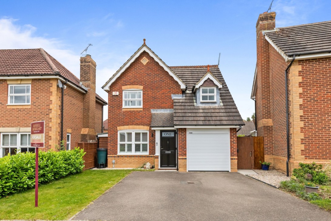 Photo of 1 Parry Close, Horsham