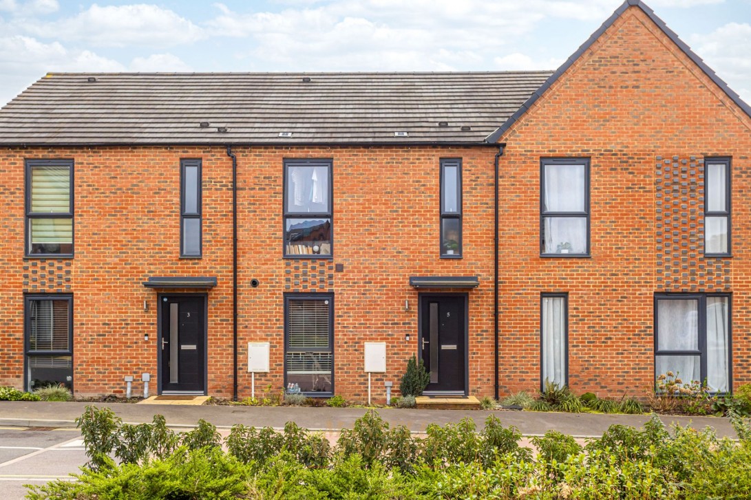 Photo of 5 Arnold Place, Crawley